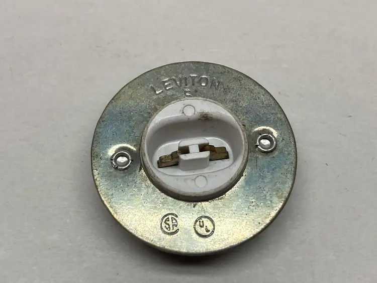 Used LEVITON A-8-DD-013-00C Lighting Ohio US | Surplus Asset Holdings #1245762