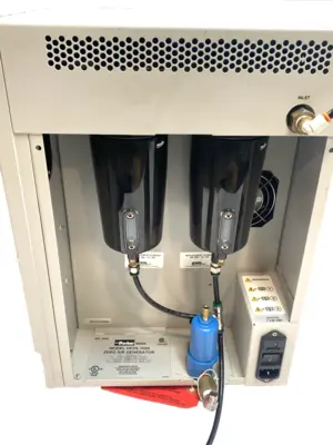USED PARKER ZERO AIR GENERATOR 7 LPM 0.05PPM THC 1/4" NPT 120VAC