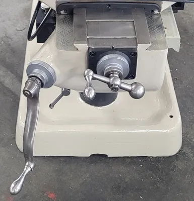 BRIDGEPORT 1-1/2 HP Mills, Vertical | Machinery Central (13)