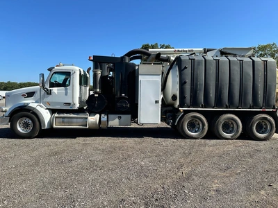 2015 SUPER PRODUCTS MUDDOG 1600 Hydro Excavator | VacSource (2)