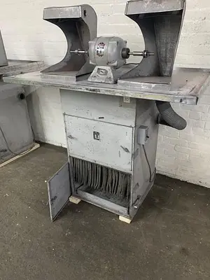 3662-340 RED WING #28H DOUBLE END POLISHING UNIT 1/3 HP- 2 Speed- 1725/3450 RPM, with HANDLER Dust Collector Base