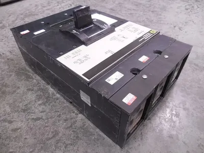 Square D MHL366006139 Shunt Trip Circuit Breaker 600 Amps 600VAC Used