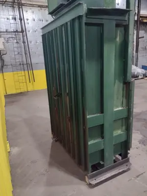 60" X 30" X 48" SELCO MODEL #V5-HD HYDRAULIC VERTICAL BALER: STOCK 17517