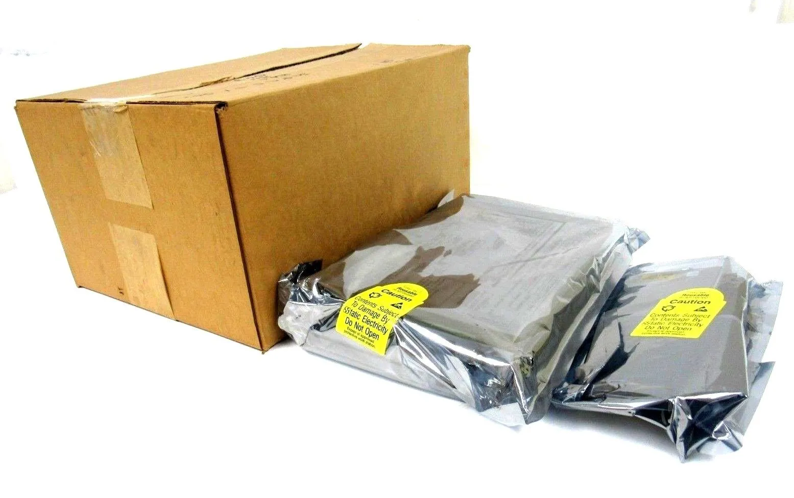 NEW BENTLY NEVADA 3300/16-03-01-01-00-00-00 DUAL VIBRATION MONITOR 81545-01