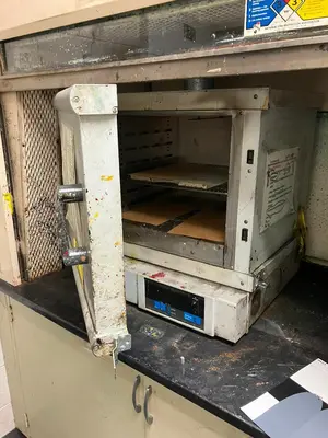 Used _UNKNOWN_ _UNKNOWN_ Lab Ovens Ohio US | Myron Bowling Auctioneers Inc #1504616