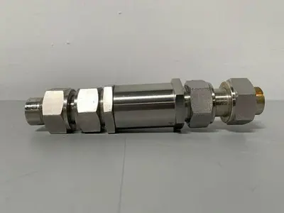 USED SWAGELOK SS-16C-1 STAINLESS STEEL CHECK VALVE 1 PSI W/ 1" COMPRESSION FITTINGS