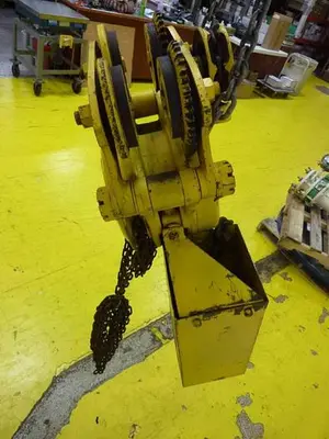 USED YALE HOISTS D-190402