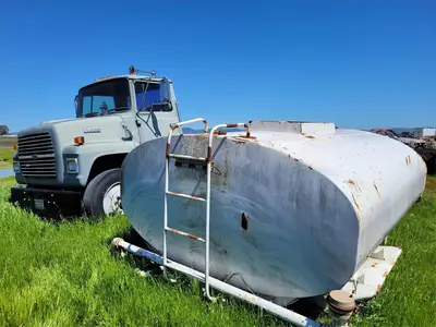 USED 1987 FORD LN8000