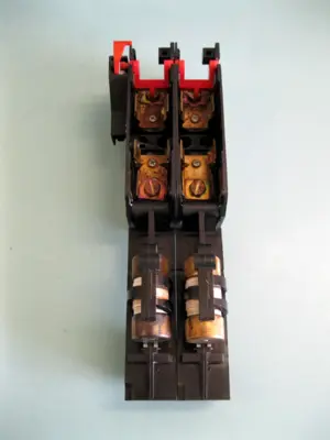 Ferraz 2 Pole 220072 Pull Out Fuse Holder E18