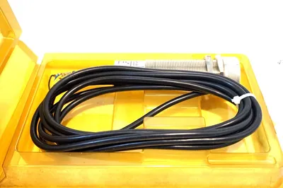 NEW SCHLUTER FMS-30-4U-01 PHOTOELECTRIC SENSOR FMS304U01