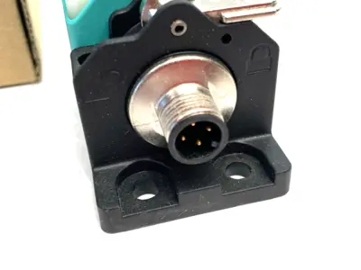 USED PEPPERL+FUCHS INDUCTIVE SENSOR, BIDIRECTIONAL 20MM FLUSH, 187481