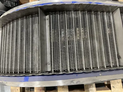 Cleated Wire Belt Incline Conveyor
