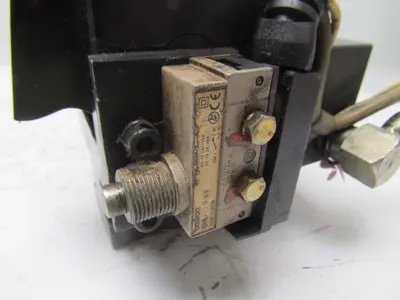 Used SR ENGINEERING _UNKNOWN_ Parts (Hydraulics and Pneumatics) | Arrow Industrial #635744