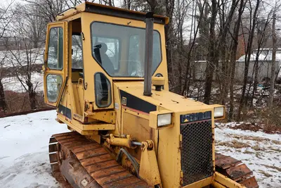 Used 1989 CATERPILLAR D4C Bulldozers Pennsylvania US | Proxy Equipment #1377697