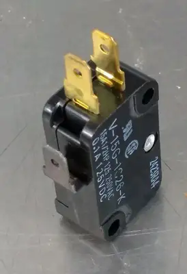 OMRON V-15G-1C26-K Limit Switch 15A 1/2HP 125 250VAC Loc4D28