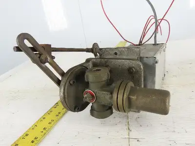 Barber Colman EA57 Actuator 0.65A 120V 40W W/2-3706 1/4" NPT Valve