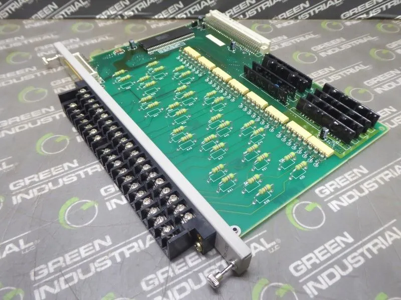 Siemens Simatic 505-4332 24 VDC Input Module PWB 2586387-0001 Rev. C Used
