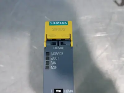 NEW SIEMENS 3SK11121BB40