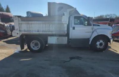 USED 2017 FREIGHTLINER CASCADIA
