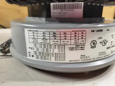 NEW CROUSE-HINDS VMV7L/UNV1 S890