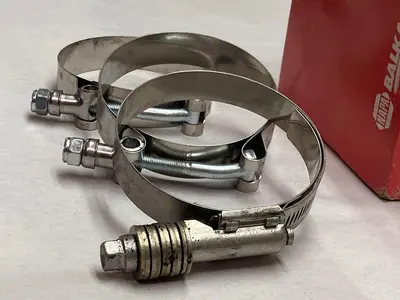 New | in-Stock NAPA 705-1532 Hoses | Surplus Asset Holdings #1227529
