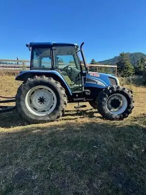 USED 2005 NEW HOLLAND TL100A