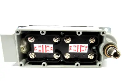 NEW NAMCO EA710-80100 LIMIT SWITCH EA71080100