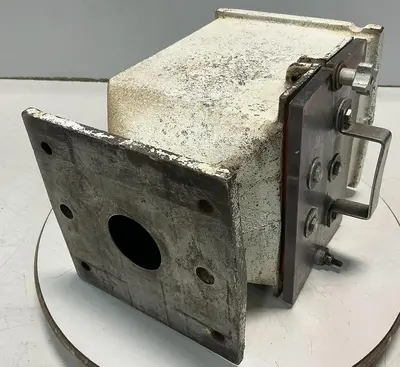 USED METAL FABRICATOR NO MODEL / NO TAG