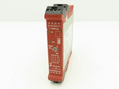 Allen Bradley 440R-S13R2 Guardmaster Multi-Function Safety Module Ser A 200