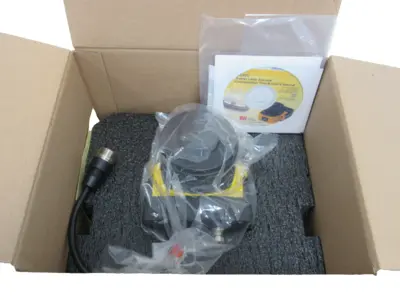 NEW OMRON 40588-0011 SAFETY LASER SCANNER 40649-0300 CABLE OS32C-BP-4M