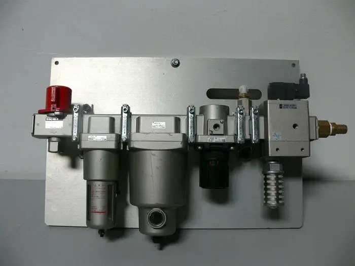 Used SMC PRESSURE FILTER SYSTEM VHS50-06 AF50-06 AR50K-06 AM550C-06 AV5000-06-5DZ Filtration Equipment | Equipment Lab #486001