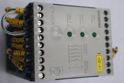 SIEMENS 3TK2806-0BB4, SAFETY RELAY THREE AVAILABLE STOCK 5265