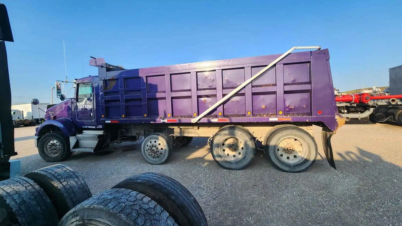 USED 2004 KENWORTH T800 DUMP TRUCK