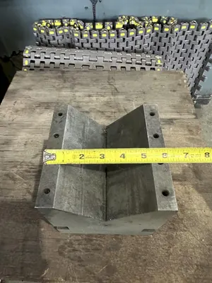 4-3/8" SUBURBAN TOOL V-BLOCK 90 DEGREE SET. STOCK # 0255524
