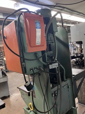 Used _UNKNOWN_ _UNKNOWN_ C-Frame Presses Michigan US | Miedema Asset Management Group #1371710