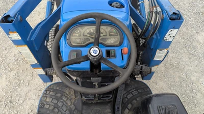 USED 1999 NEW HOLLAND TC33D