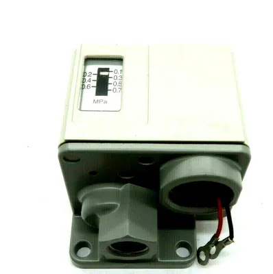 NEW SMC IS3010-02L5 PRESSURE SWITCH IS301002L5