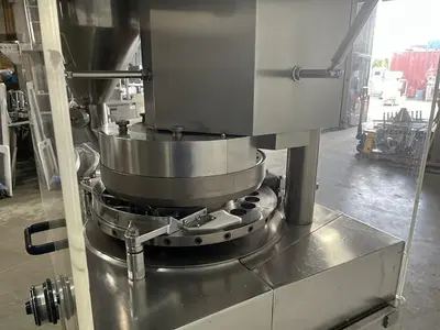 USED 2005 VANGUARD PHARMACEUTICAL MACHINERY VRP1124