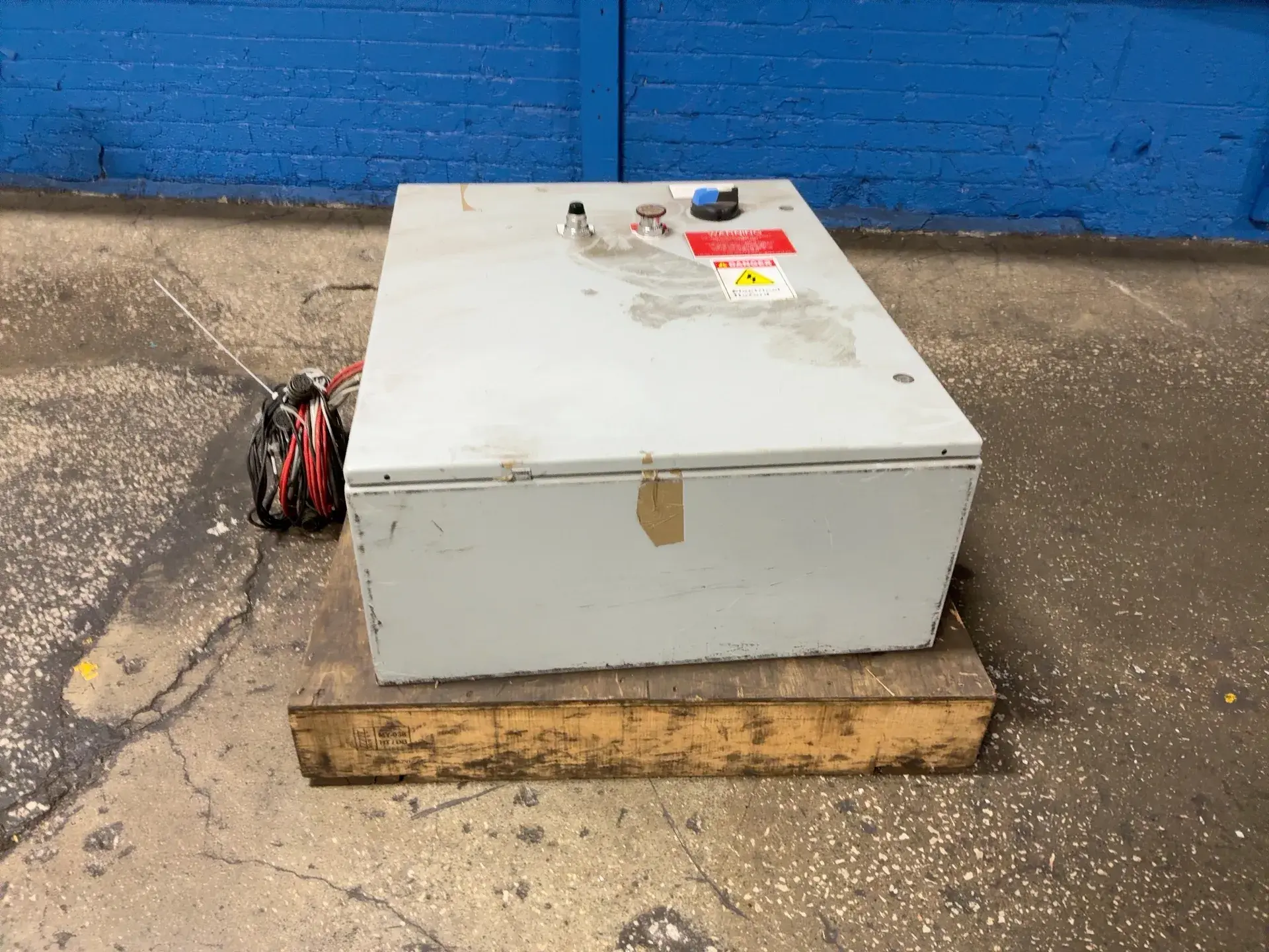 Used _UNKNOWN_ _UNKNOWN_ Electrical Panels Ohio US | HGR 24 #1550011