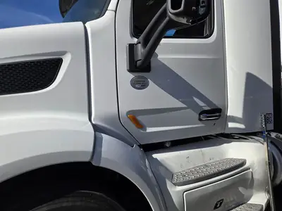 USED 2018 PETERBILT 579