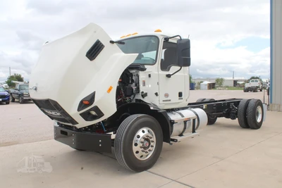 New | in-Stock 2025 MACK MD6 Cab Chassis trucks Texas US | Roll Off Truck World #1491874