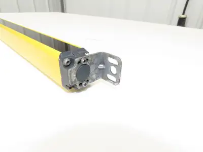 Schmersal SLC440-E-0890-14 Safety Light Curtain Transmitter 890mm 0.3-7mm -READ