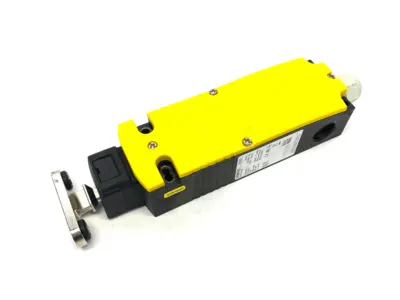 USED SIEMENS SAFETY POSITION SWITCH, MAGNETIC INTERLOCK W/ KEY