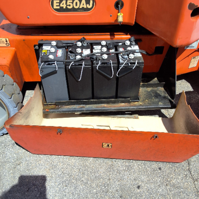 USED 2012 JLG E450AJ