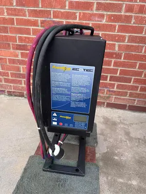 USED TOYOTA 8FBCU25 ELECTRIC FORKLIFT  5000 LBS CAPACITY 4 STAGE MAST W/ CHARGER