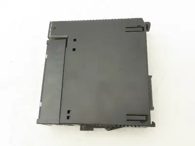 GE Fanuc IC693MDL940G Output Relay Module 2A 16PT