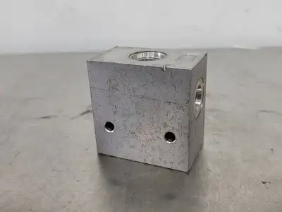 USED INTEGRATED HYDRAULICS B24257