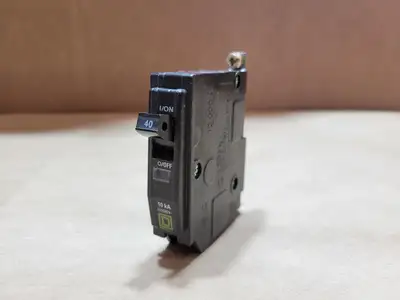 USED SQUARE D QOB140