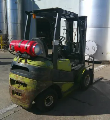 SPC9261  Forklift 4200 lbs. Clark propane forklift model C25L, pneumatic tires, 189" lift height