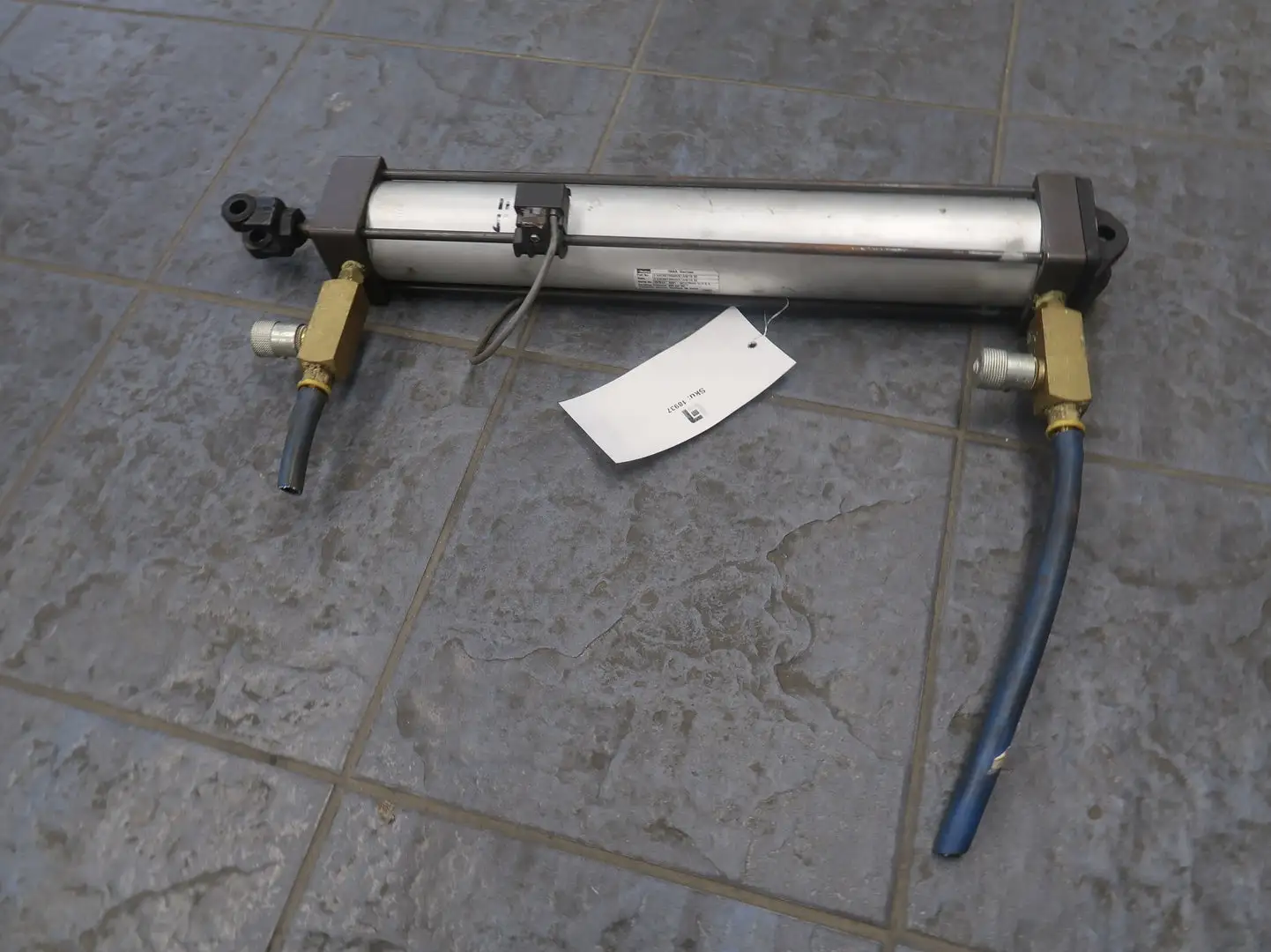 Used PARKER 2.50CBBT3MA3UE14AC16.00 Parts (Hydraulics and Pneumatics) British Columbia CA | Lenmark #264385